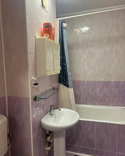 Închiriere Apartament cu 2 camere renovat, 4 min metrou Costin Georgian - Poză 9