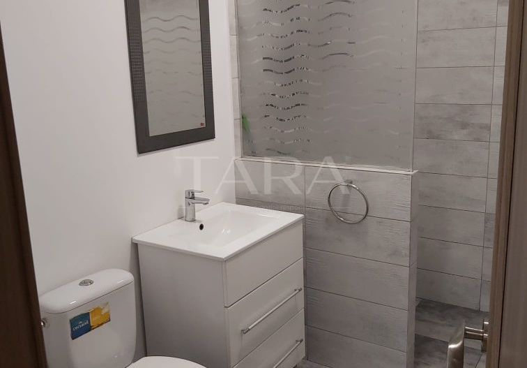 Apartament lângă Vivo, mobilat complet, balcon generos, parcare inclus - Poză 8