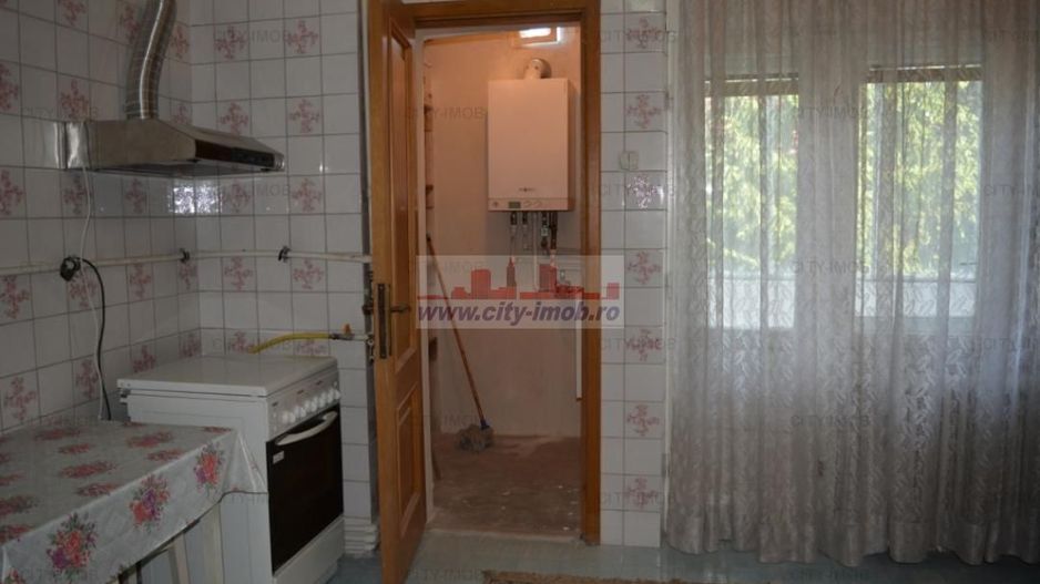 Vanzare 2 apartamente  in   VILA Drumul Sarii P + 2 - Poză 10