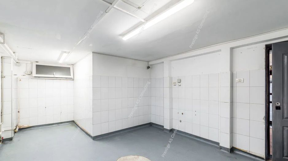 SAD - Spatiu comercial central in Arad - ideal pentru restaurant - Poză 4