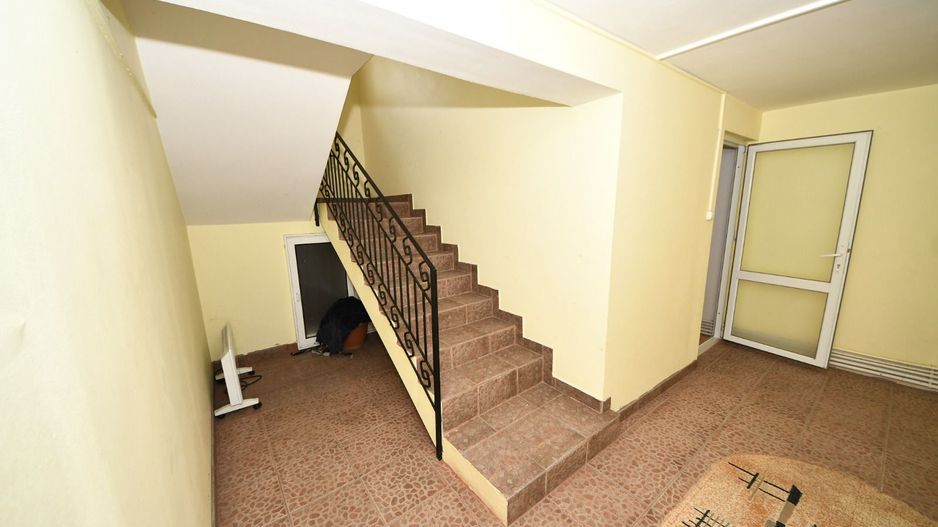 Vila spatioasa, constructie solida, zona micro 17 – Galati - Poză 17