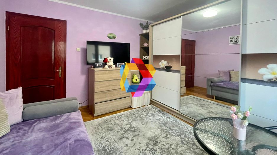 Apartament cu patru camere, zona Judetean 77mp - Poză 7