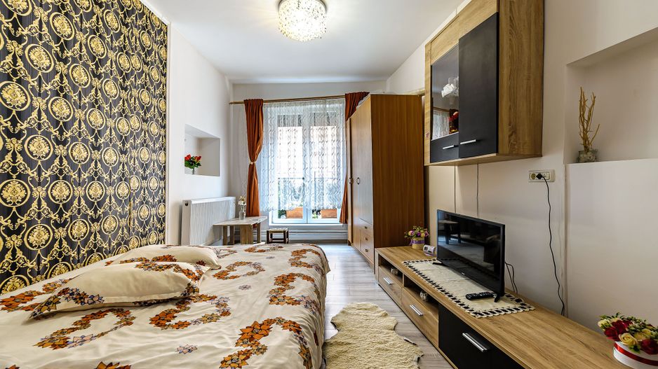 Apartament cochet cu 2 camere în centrul Aradului. - Poză 2