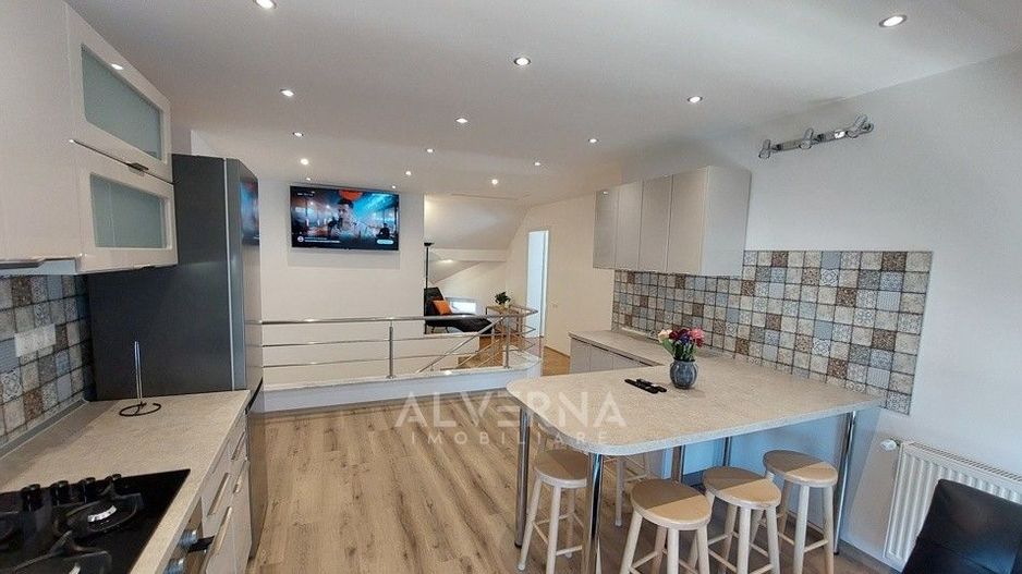 Apartament 3 camere | 100mp + 2 balcoane | parcare | zona Europa - Poză 2