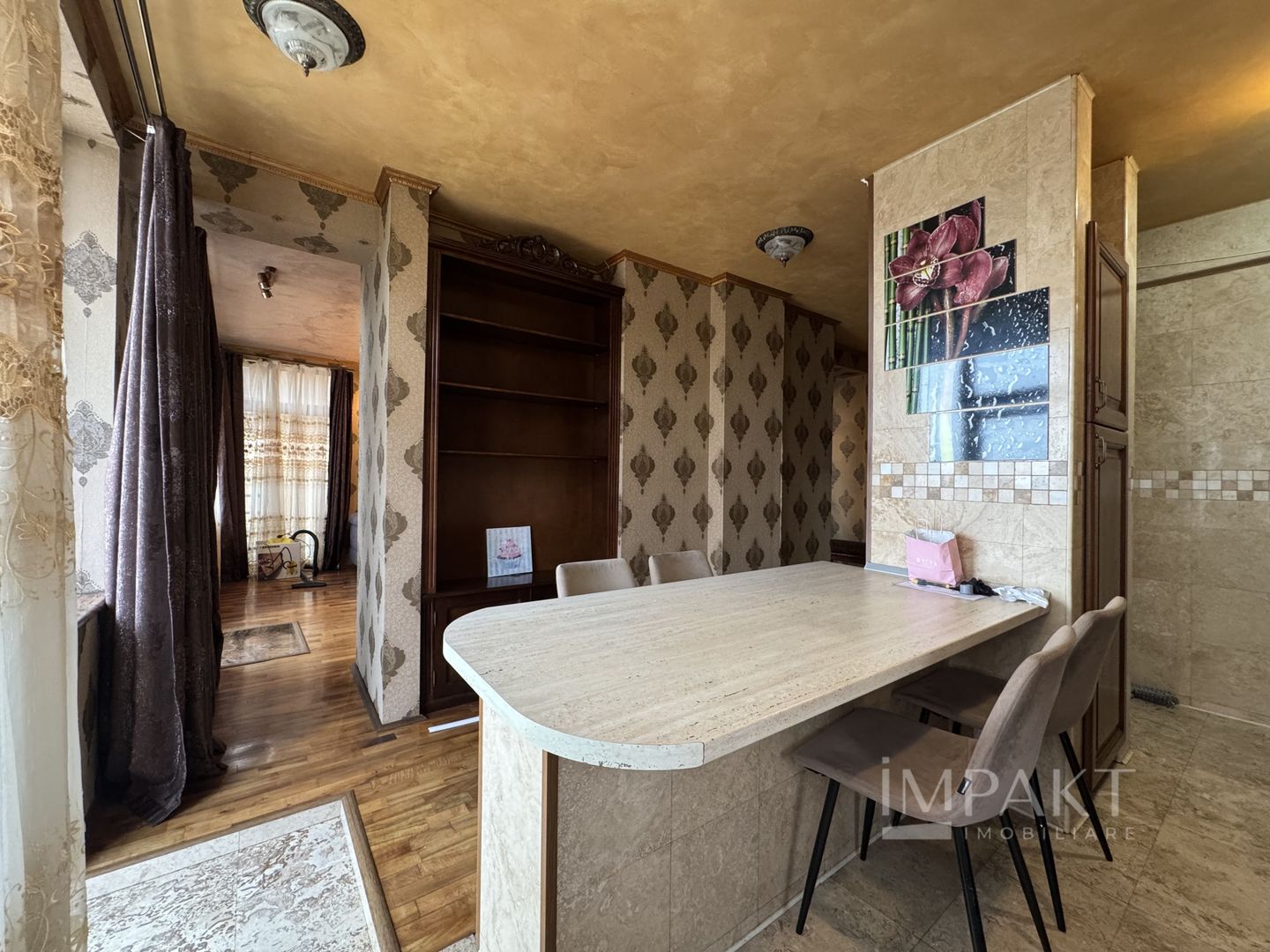 apartament 3 camere 100 mp pe 2 etaje zona Horea central, de închiriat - Poză 4