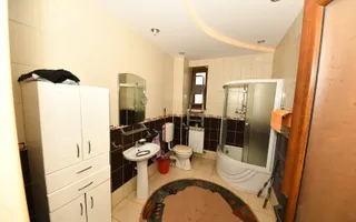 Vila spatioasa, pretabil pentru locuit/clinica, zona Micro 17 – Galati - Poză 37