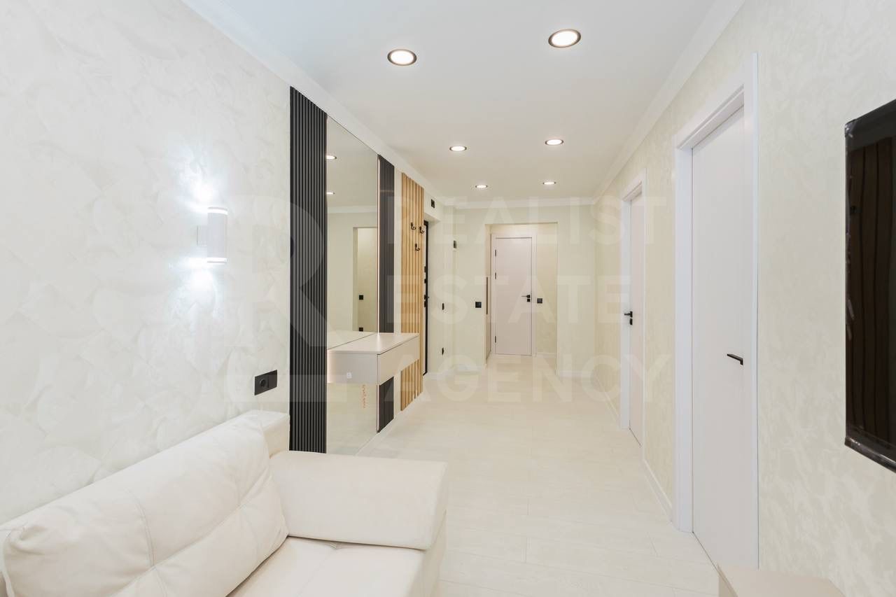 Vânzare, apartament, 2 camere + living, str. Saharov, Râșcani - Poză 1