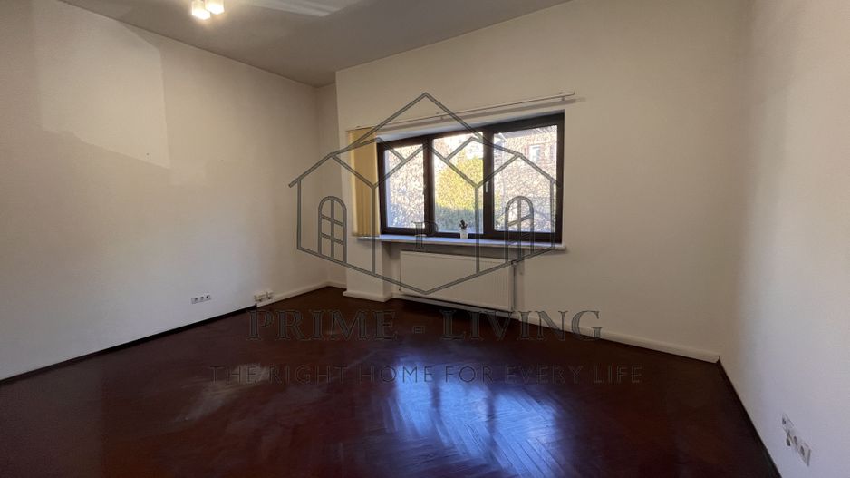 VILA INTERBELICĂ LA INCHIRIERE IN ZONA 1 MAI - Poză 11