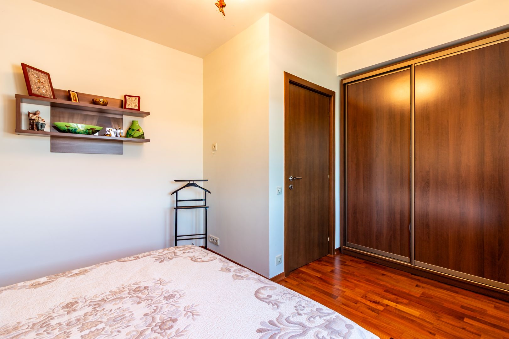 Vila premium de vanzare Balotesti/ piscina/ ponton/ deschidere la lac - Poză 42