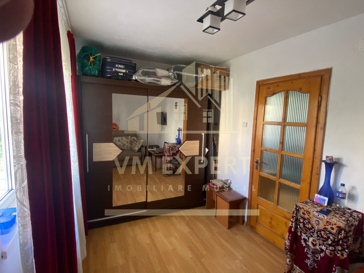 APARTAMENT 2 CAMERE ETAJ 2 ZONA VIȘOI CAMPULUNG - Poză 3
