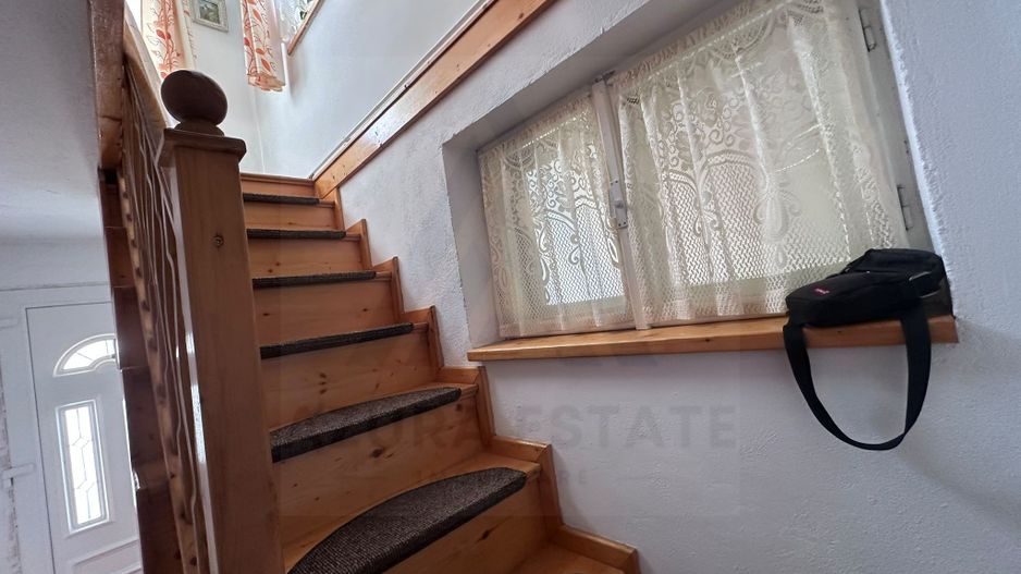 Apartament 3 camere decomandat  78 mp pivnita curte  in zona Centrala - Poză 5