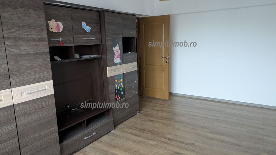 Decomandat Bloc 1984 Metrou Dristor Sector 3 - Poză 1