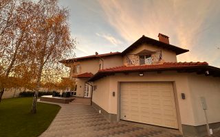 Chirie, casă, 5 camere, str. Sihastrului, Telecentru - Poză 1