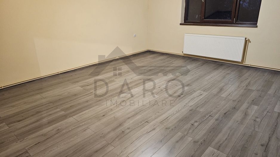 De vanzare casă lingă cetate - Poză 8