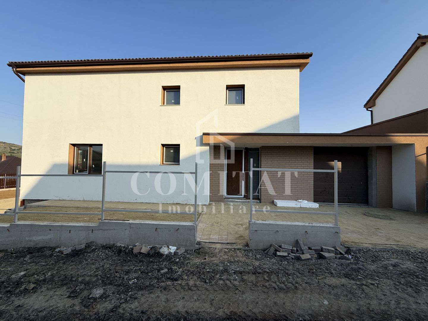 Case cu garaj Chinteni zona străzii Ana Aslan - Poză 4