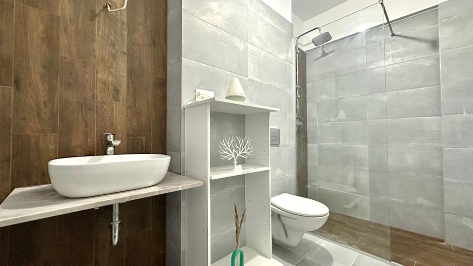 Apartament 3 camere, decomandat, cu loc de parcare - Poză 9