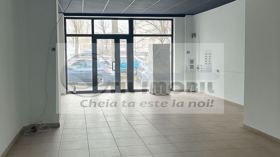 Inchiriere - Spațiu Comercial – 75 mp, Dacia – Vizibilitate Maximă ! - Poză 1