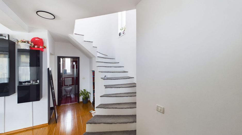 Casă la cheie în cartierul Westfield - Poză 9