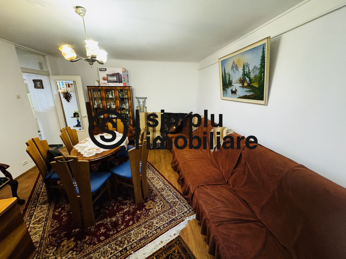 3 decomandate, centrala, 1 Mai - 110 000 Euro - Poză 2