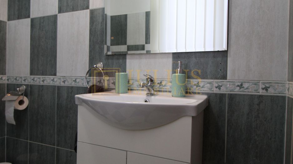 Casa in Blascovici, 5 camere + 3 bai, centrala proprie - Poză 34