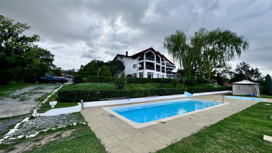 Hotel 20 camere Delta Dunarii 50 m deschidere teren 6000 mp acces auto - Poză 43