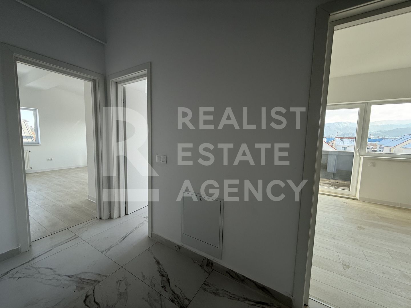 Vânzare apartament cu 2 camere.Priveliște spre munte. - Poză 6