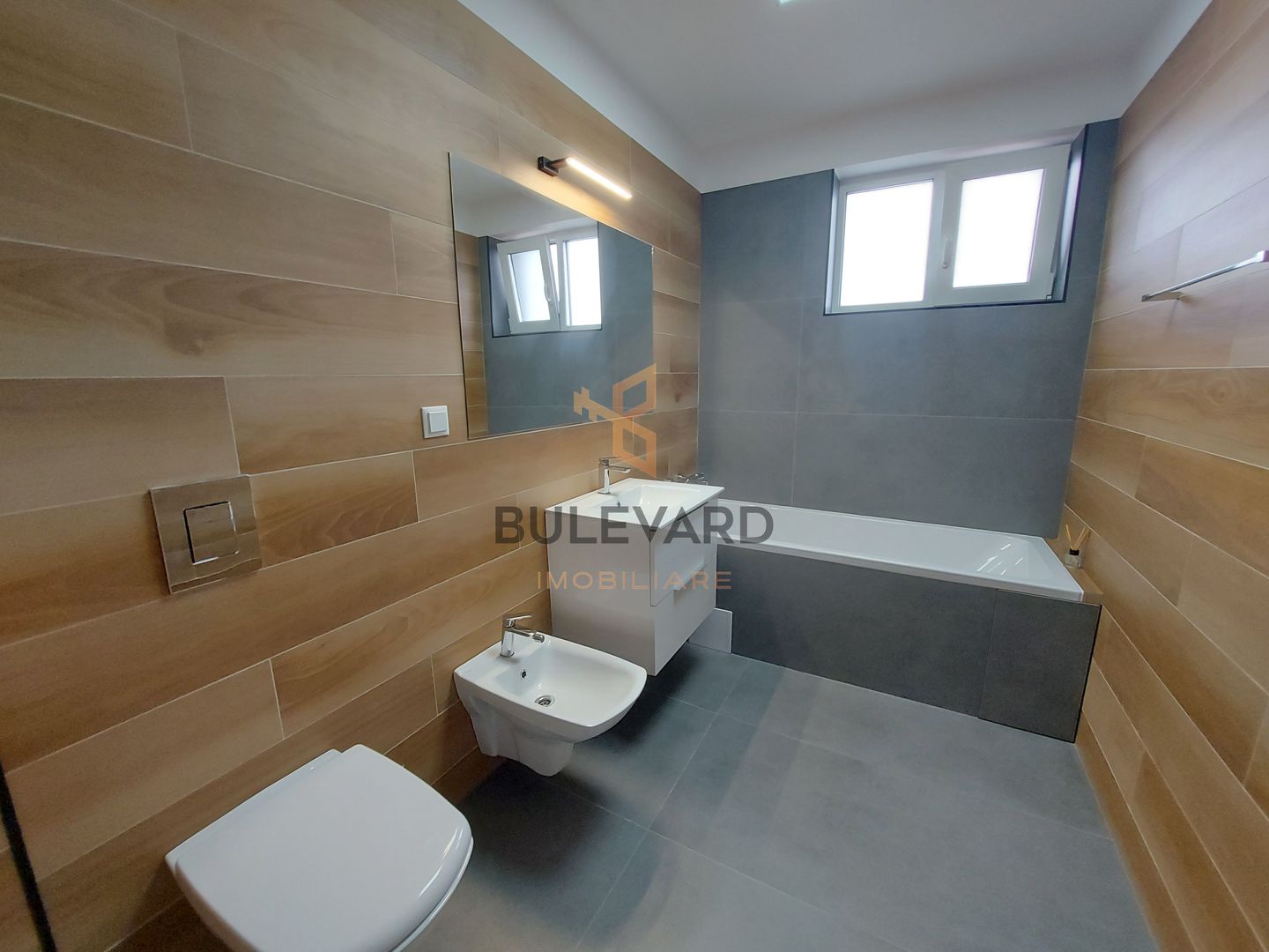 Apartament cu 3 camere+garaj subteran+boxa depozitare! - Poză 3