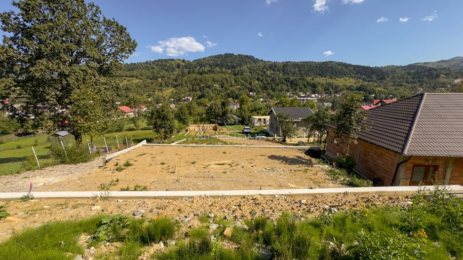 Teren Intravilan 1,800 mp. Intre Vaduri, Borșa Maramureș - Poză 1