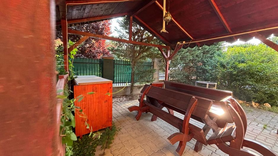 Vila deosebita aproape de padure - Poză 38