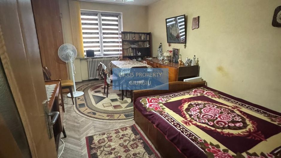 Apartament central 2 camere, parter, garaj inclus - Poză 4