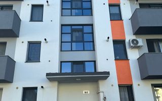 Vând apartament cu două camere - Poză 1