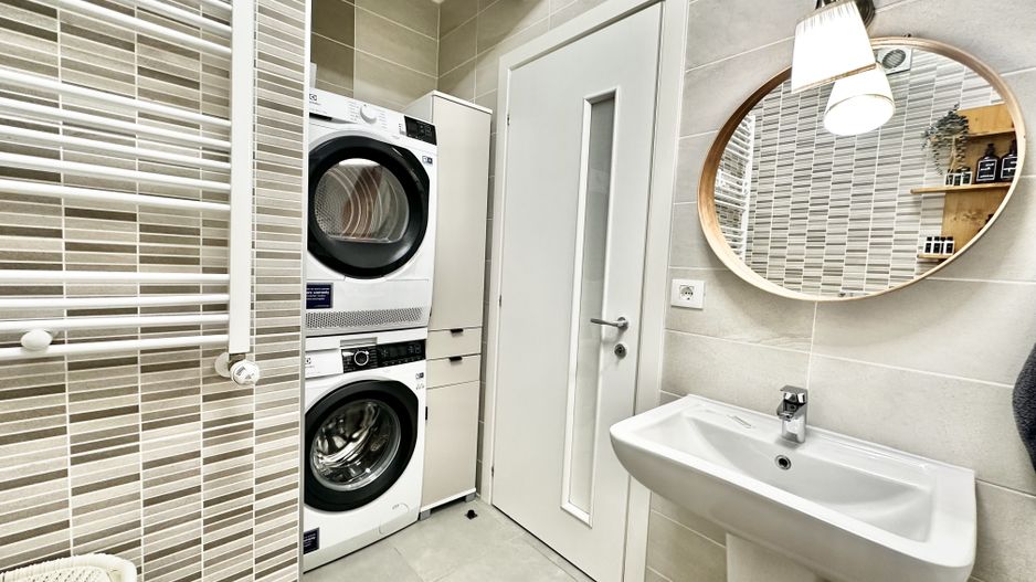 Penthouse modern de inchiririere cu 3 camere, terasă 80 mp zona Coresi - Poză 14