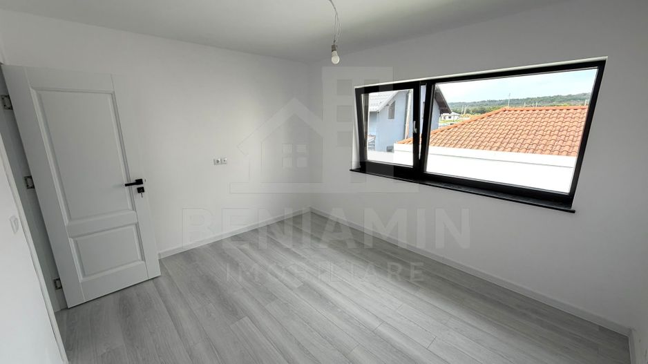Casa moderna - 4 dormitoare - 2026 - toate utilitatile - Ford - Poză 6