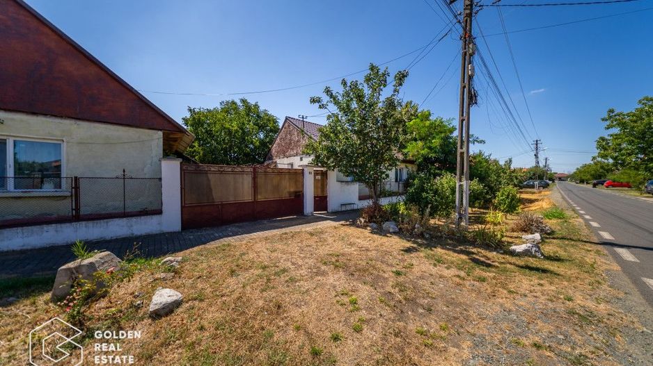 Casa în Curtici cu două corpuri de cladire, teren de 1080mp, comision 0 % - Poză 2