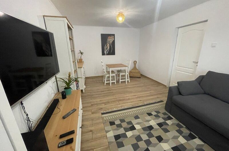 APARTAMENT ULTRAMODERN DECOMANDAT PANDURI CENTRALA TERMICA - Poză 1