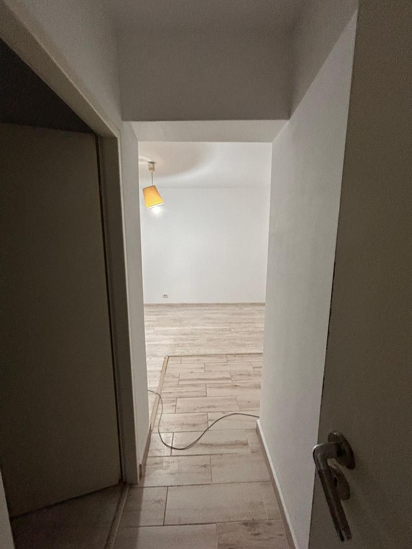 Apartament 2 camere, renovat, instalatii noi, parcare - Poză 5
