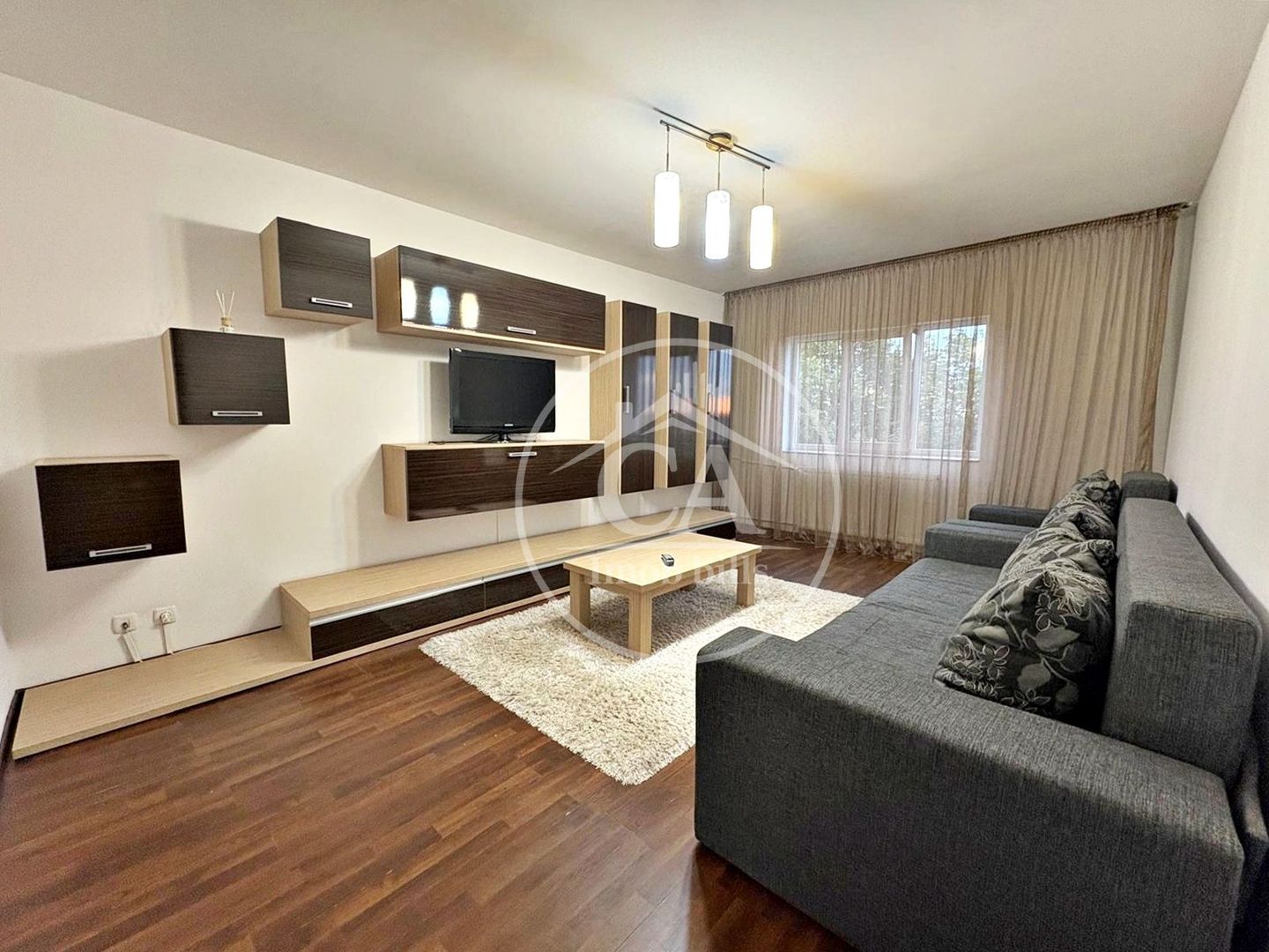 Apartament cu 3 camere de inchiriat in zona Nufarul, Oradea. - Poză 1