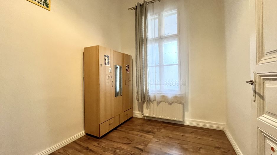 Un apartament care îți oferă orașul la un pas și vedere la Bega - Poză 13