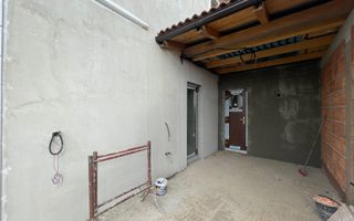 Duplex separat prin garaj si superpozitie - Poză 11