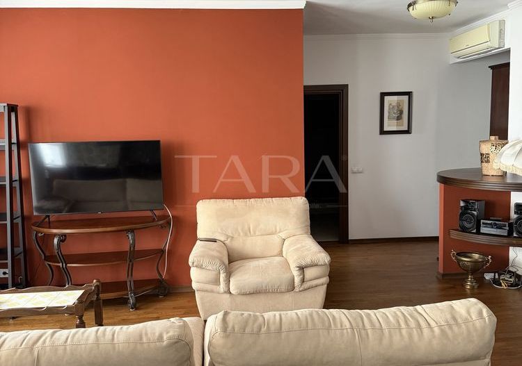Apartament spațios cu 3 camere, 93 mp utili, zona Regina Maria. - Poză 3