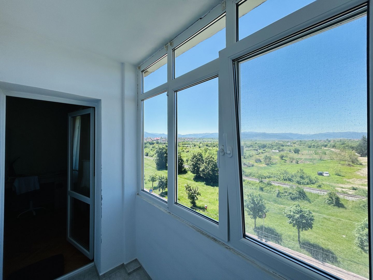 Apartament decomandat, cu 3 camere, 2 bai, 2 balcoane - Zona Strand - Poză 16