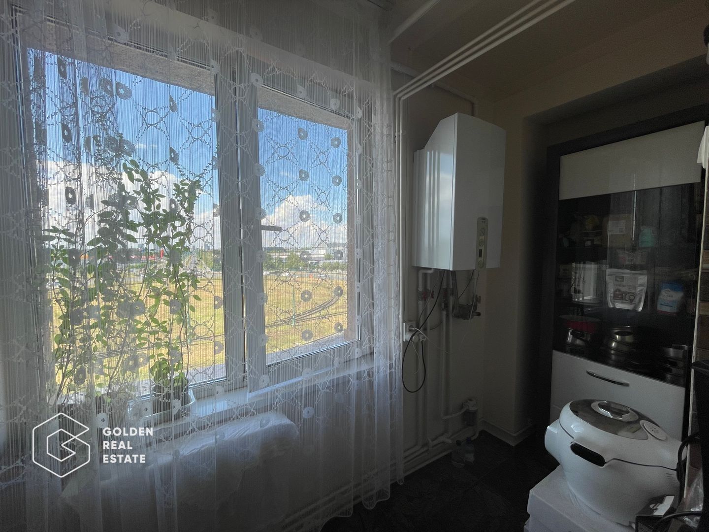 Apartament spațios, decomandat, 4 camere, Soarelui, zona AEM - Poză 9