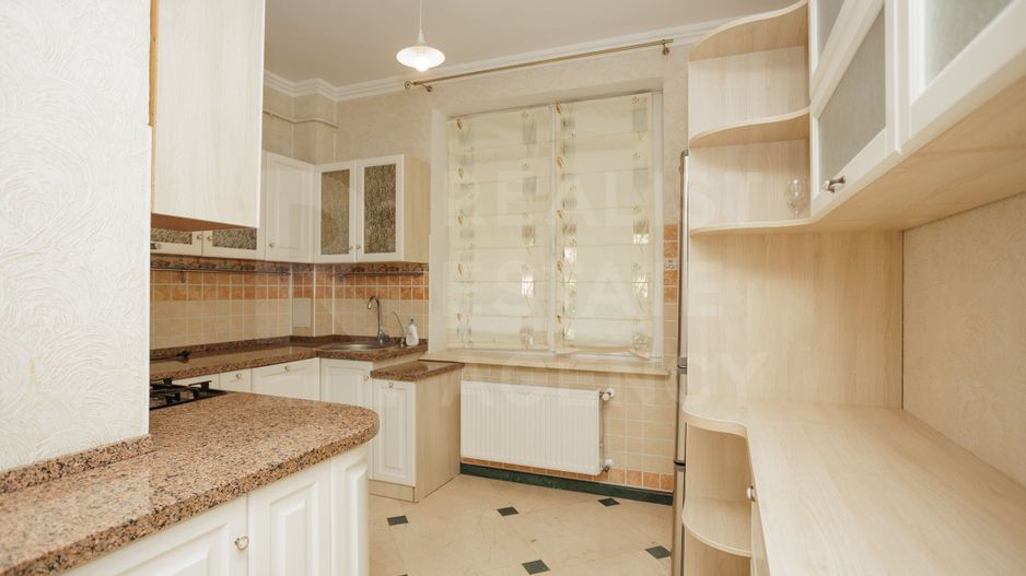 Chirie, casă, 6 camere, Strada Trifan Baltă, Centru - Poză 12