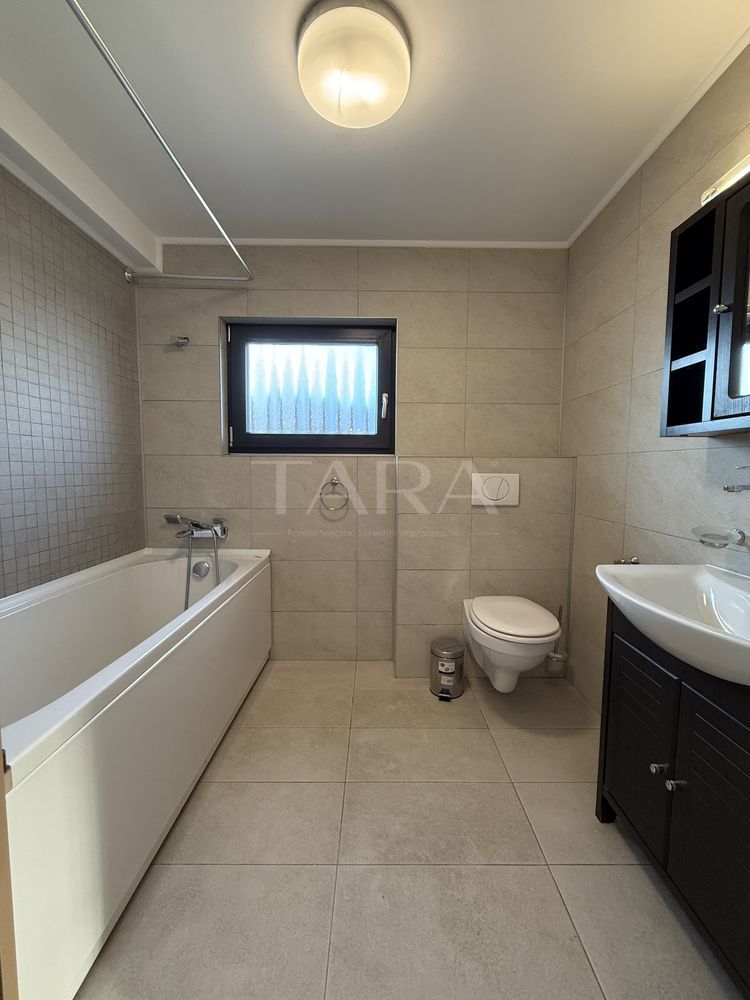 Duplex modern cu grădină amenajată în Europa - Poză 4