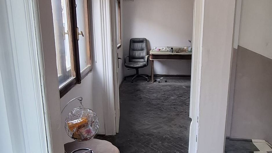 Se vinde etajul 1 si mansarda | Vile interbelica | 13 Septembrie - Poză 6