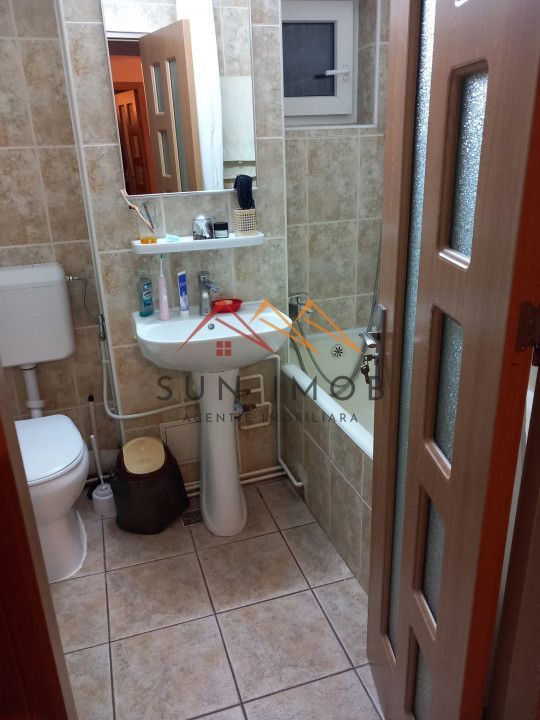 Apartament 3 camere, decomandat, central, renovat total, Campina - Poză 5
