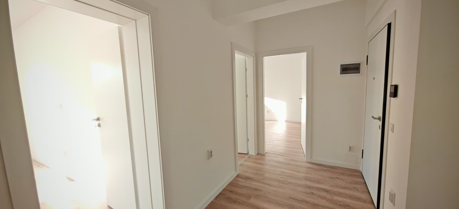 De inchiriat 2 apartamente nemobilate, Dynamic Residence - Tractoru - Poză 24