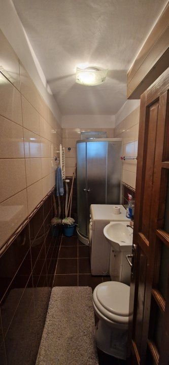 Apartament cu 3 camere de închiriat în zona Moroasa 1 - Poză 5