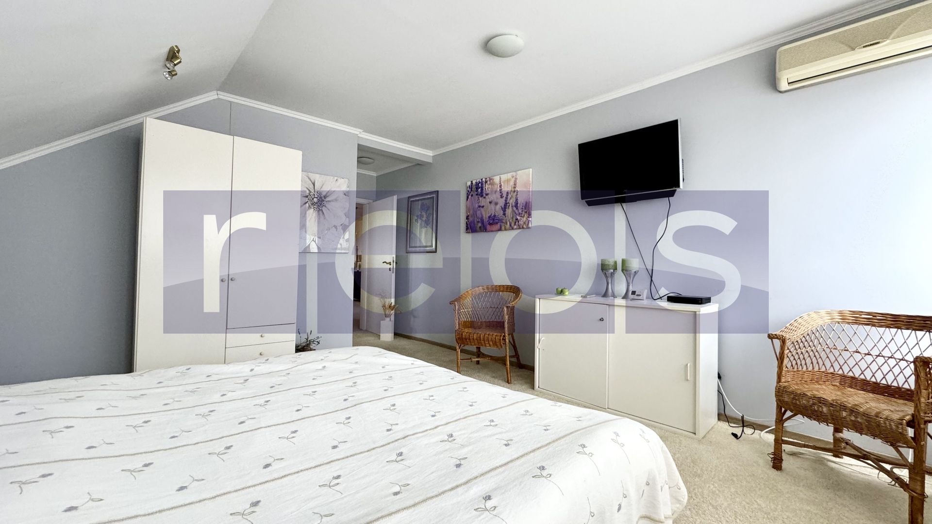 VANZARE VILA UNICA | PISCINA | TEREN 2.200 MP | CORBEANCA | OSTRATU - Poză 16