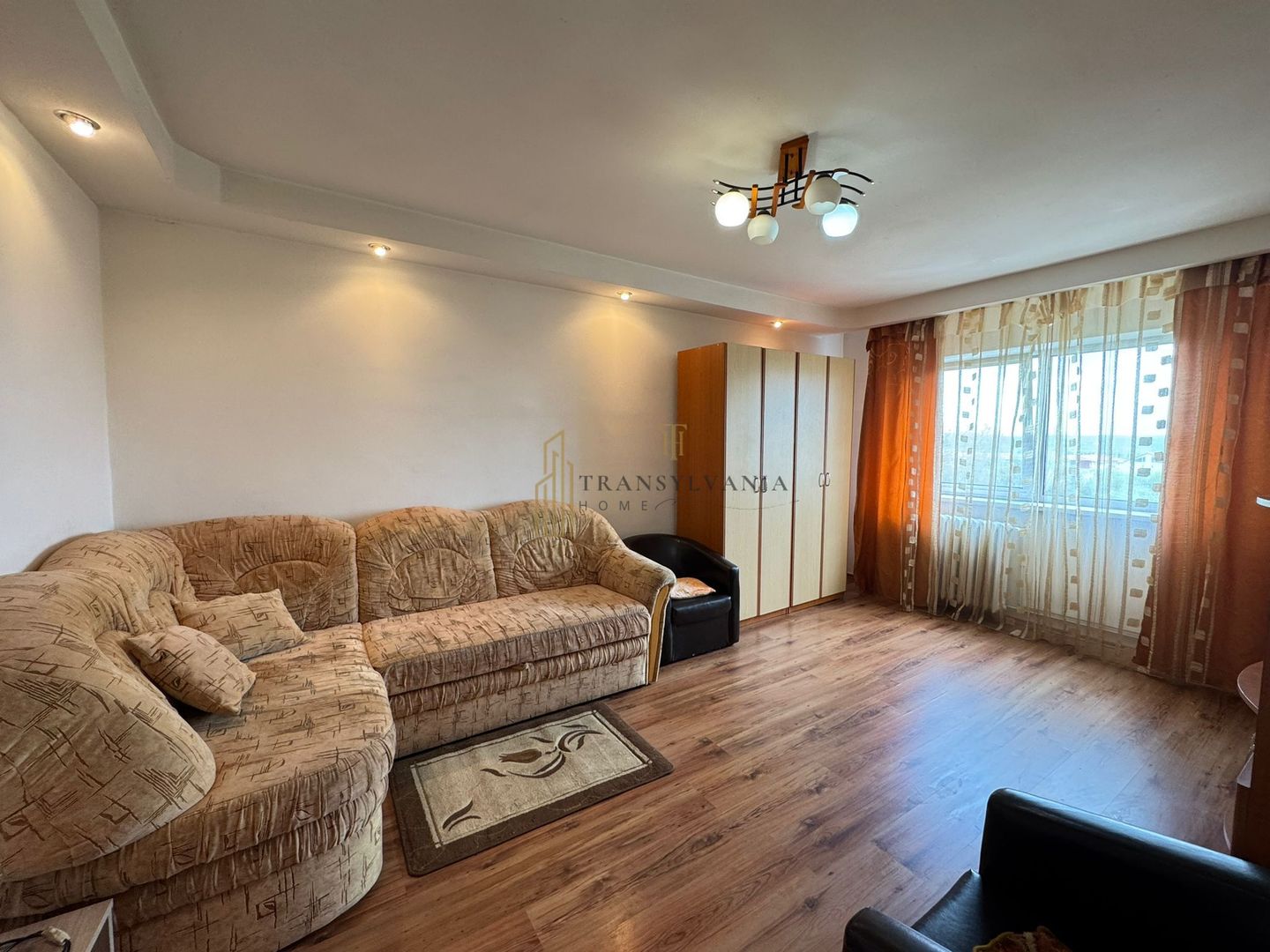 Apartament 2 camere decomandat, etaj intermediar, Cartier Vasile Aaron - Poză 1